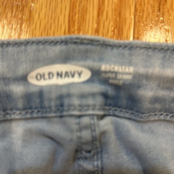 Old Navy Light Wash Super Skinny Ankle - Picture 3 of 4
